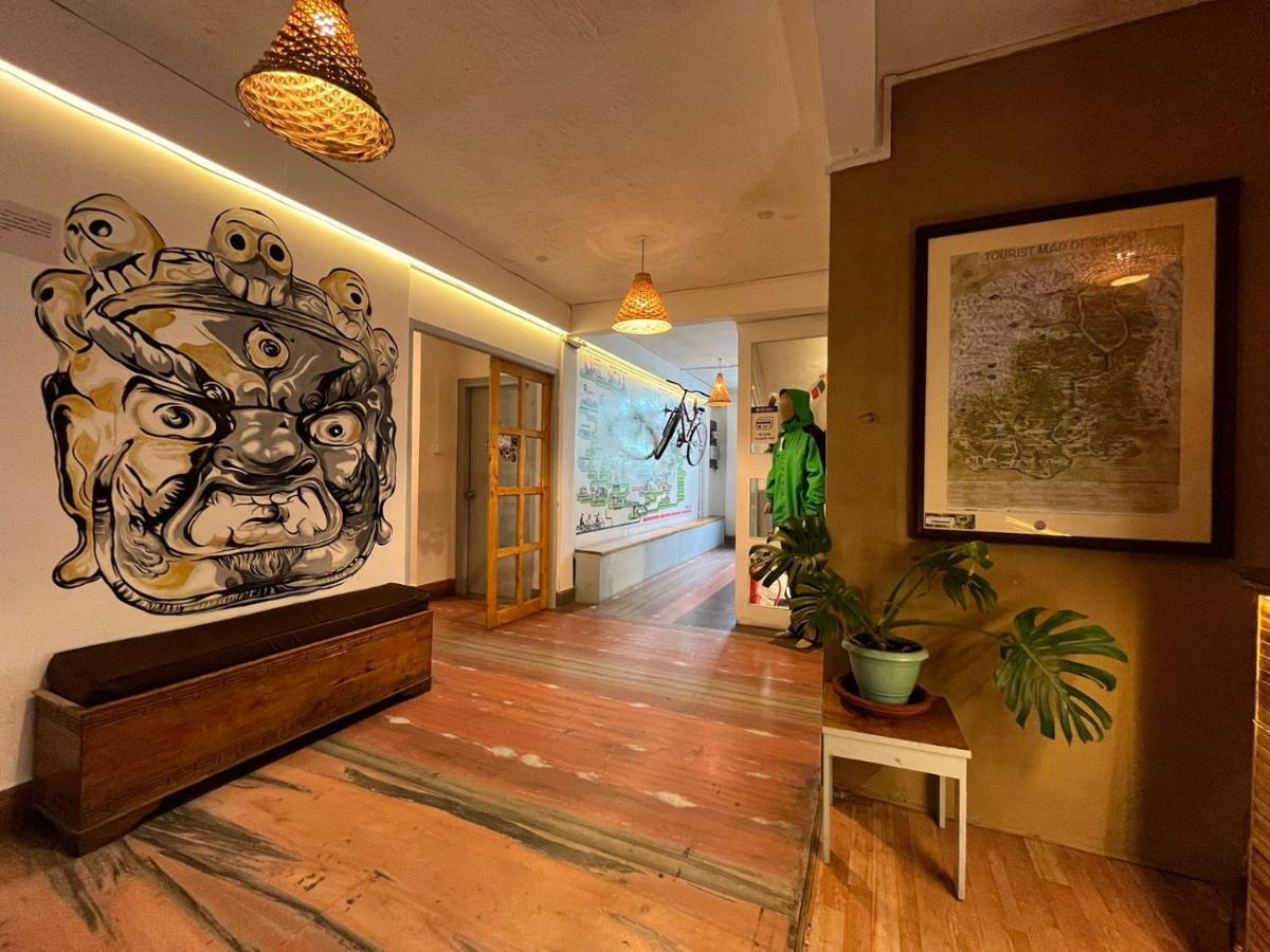 Mellow Fellow Hostel Гангток Екстериор снимка